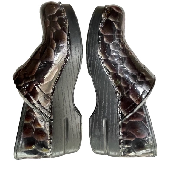 Dansko Snake Print Professional Clogs Size 7.5 - Picture 6 of 11